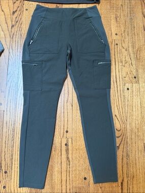Athleta sz 10 Olive Cargo Performance Pants zip pkts travel hiking fitted mixed